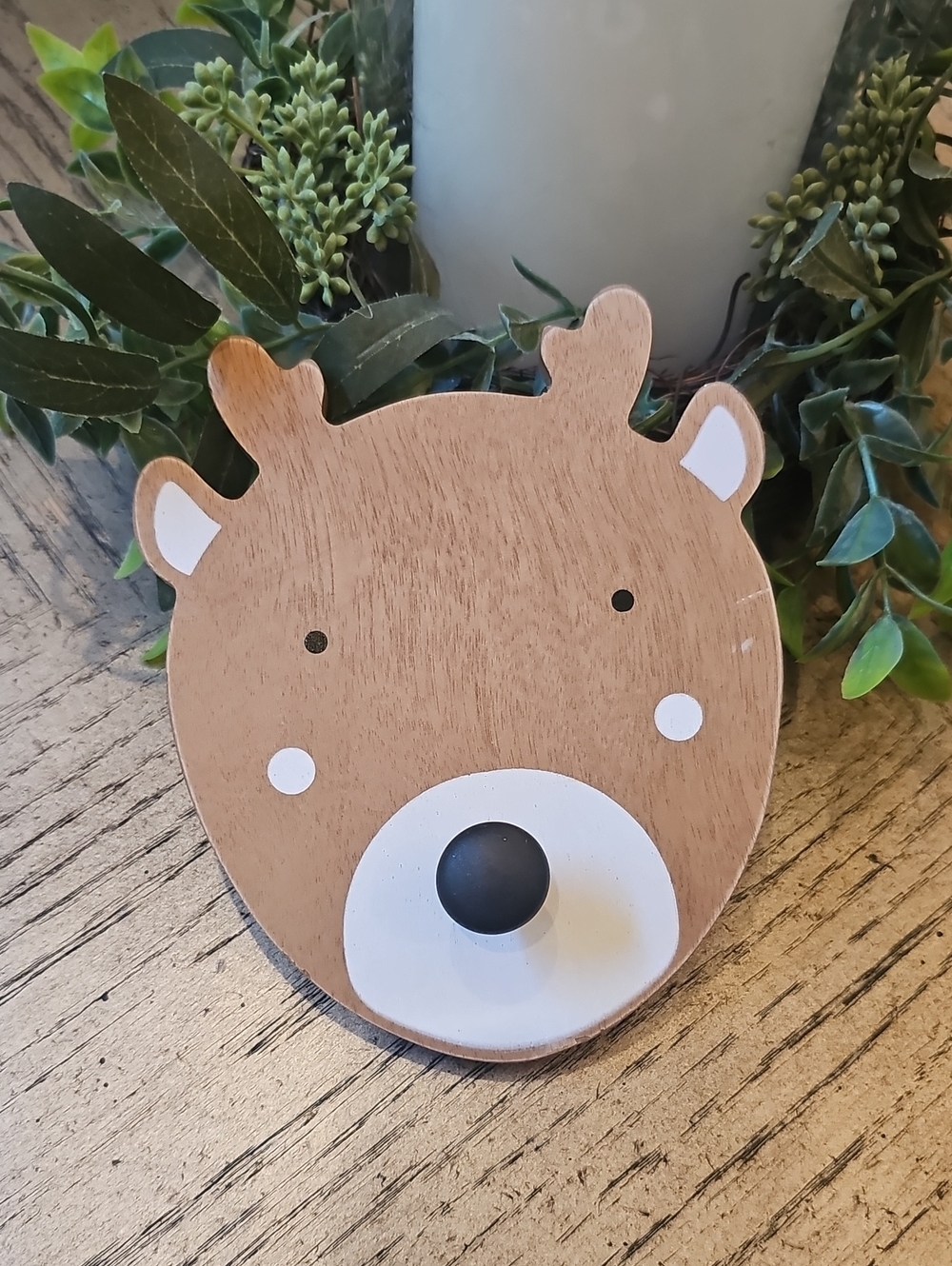 Brown and White Wooden Deer Coat Hook For Nursery
